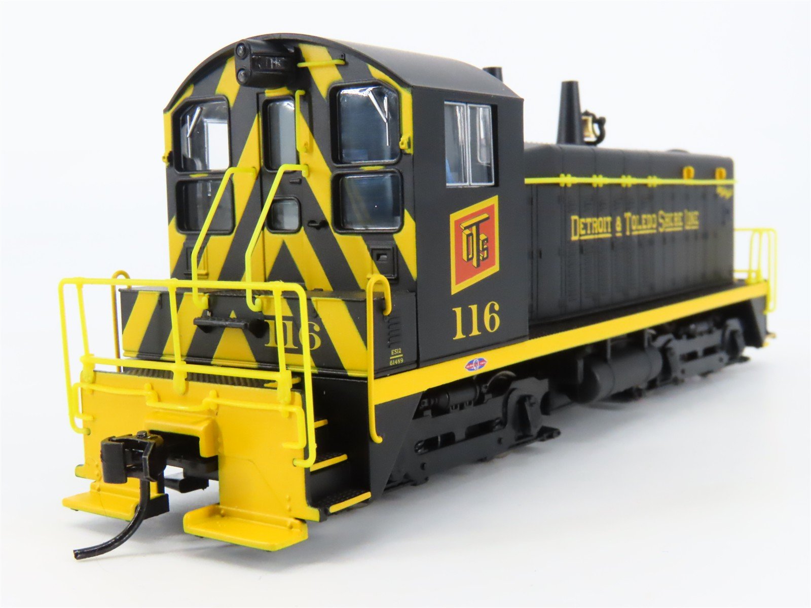 HO Scale Broadway Limited BLI 6744 DTS EMD SW7 Diesel Switcher #116 - Paragon4