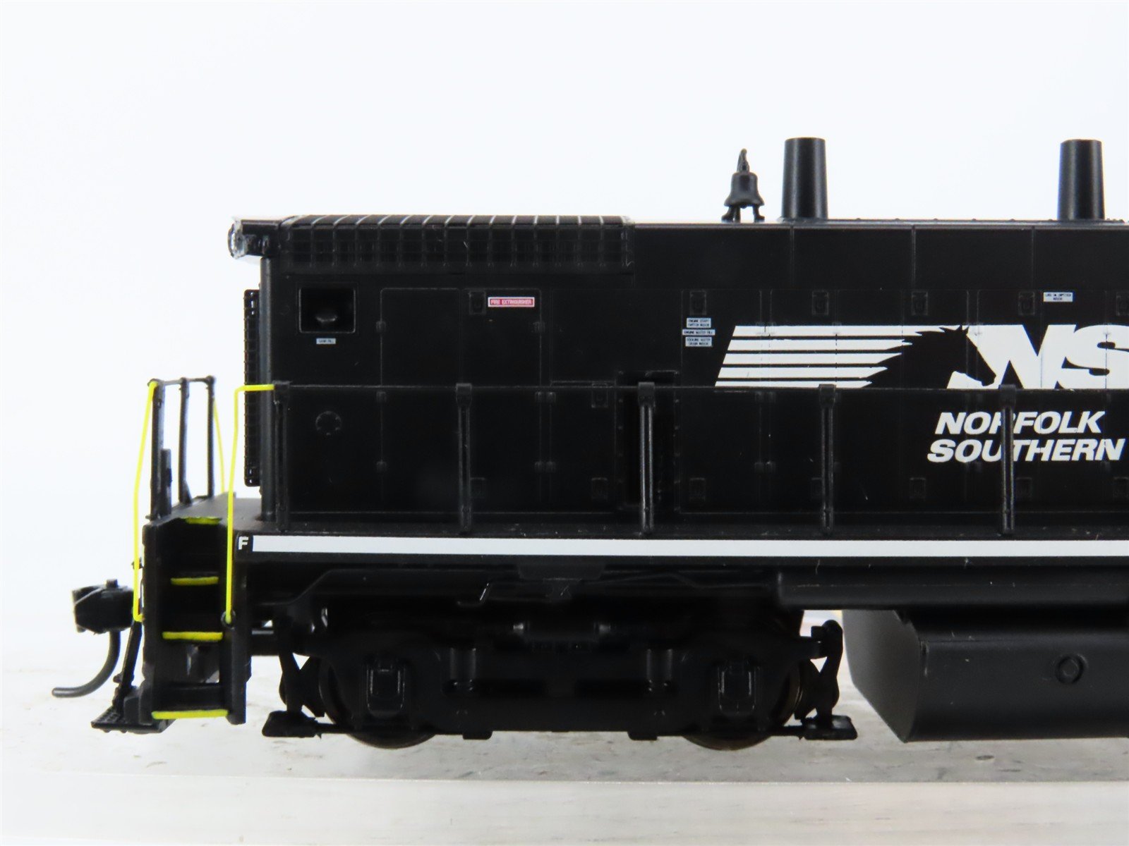 HO Broadway Limited BLI 5450 NS Norfolk Southern SW1500 Diesel #2218 - Paragon3