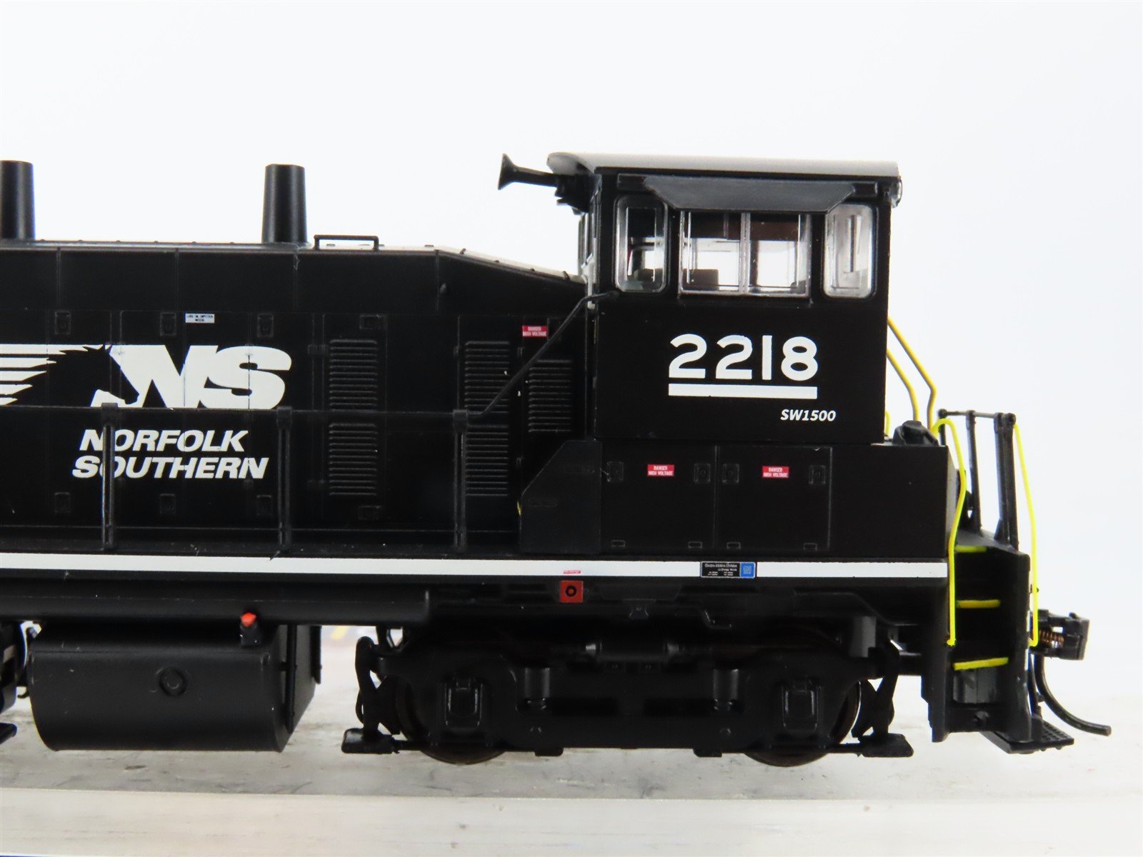 HO Broadway Limited BLI 5450 NS Norfolk Southern SW1500 Diesel #2218 - Paragon3