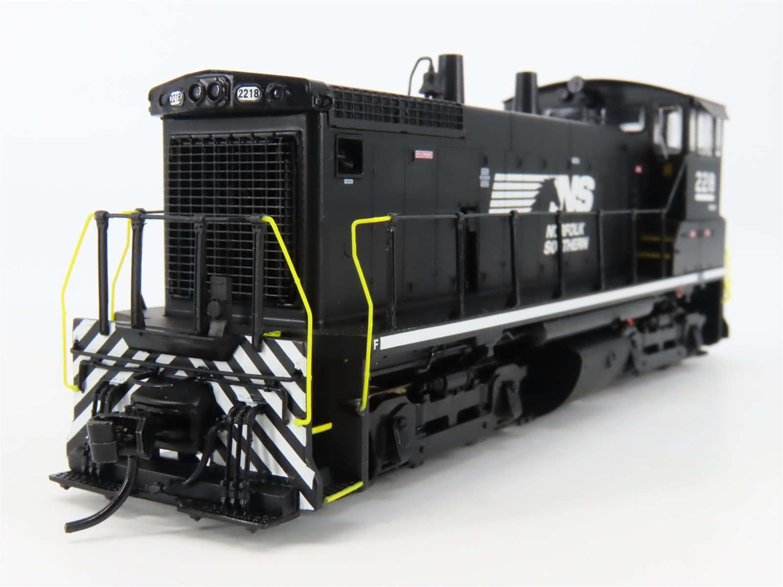 HO Broadway Limited BLI 5450 NS Norfolk Southern SW1500 Diesel #2218 - Paragon3