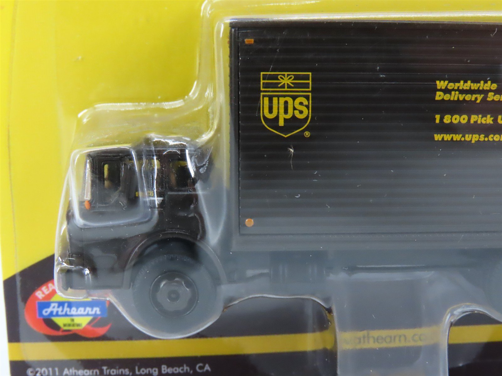 HO 1/87 Scale Athearn 29401 UPS Ford C-Series Box Truck - SEALED