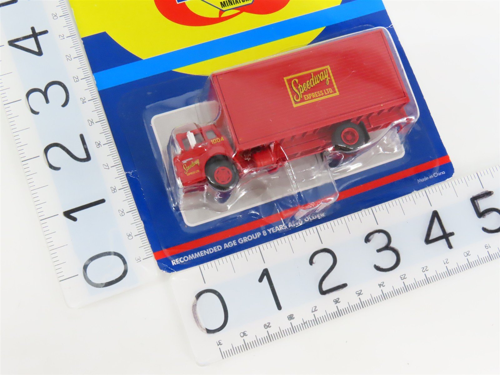 HO 1/87 Scale Athearn 27645 Speedway Express Ford C-Series Box Truck - SEALED