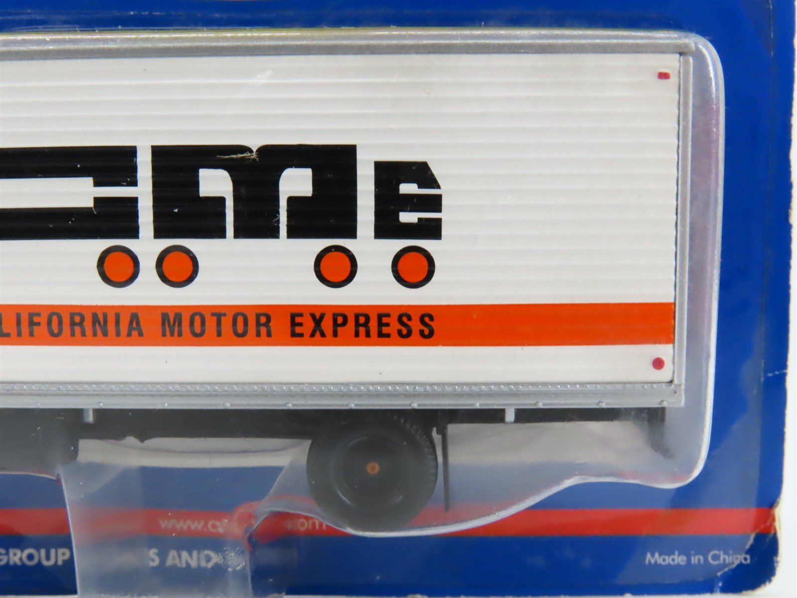 HO Athearn 2754 California Motor Express Ford C-Series w/ Van Body - SEALED