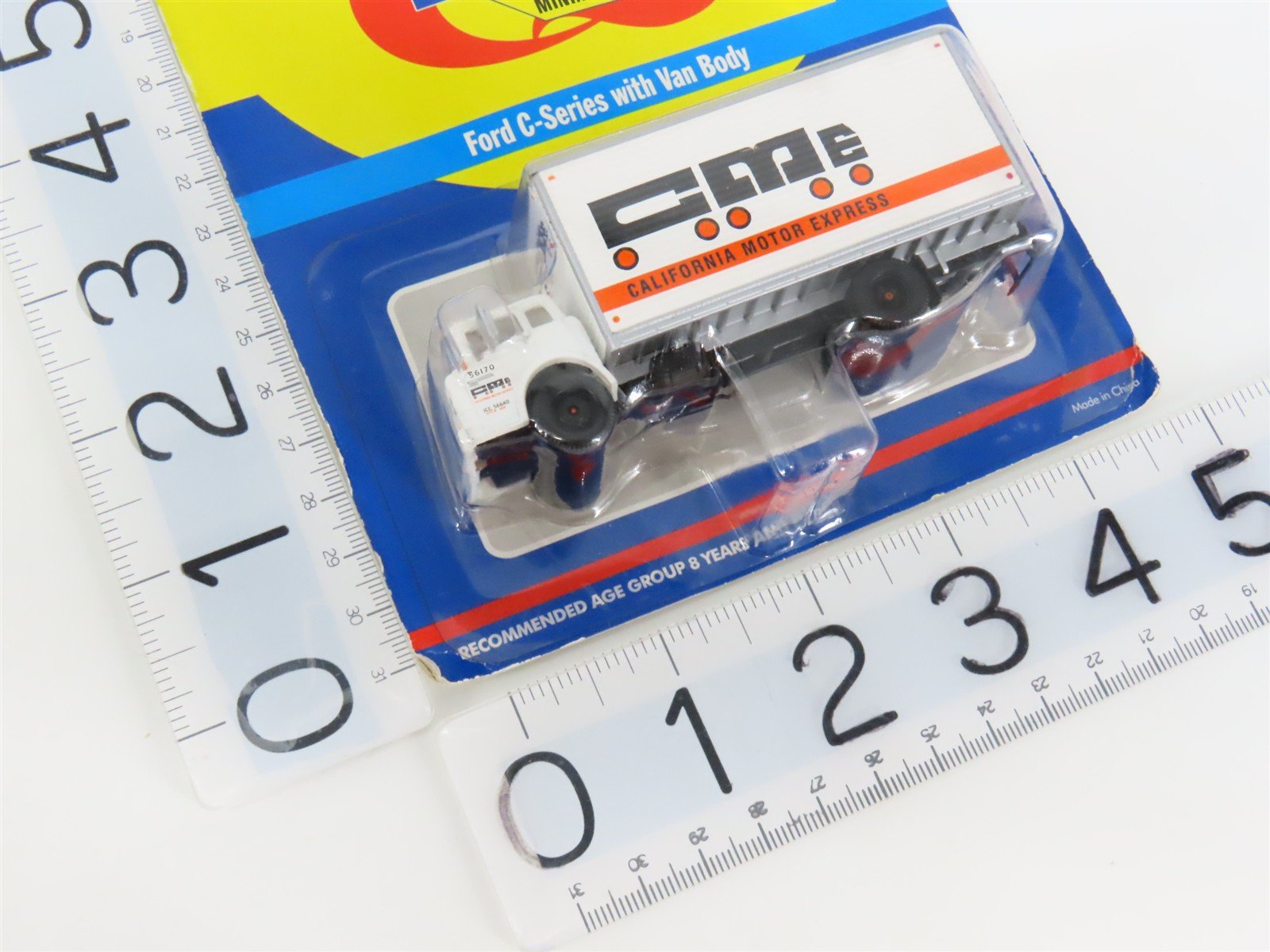 HO Athearn 2754 California Motor Express Ford C-Series w/ Van Body - SEALED
