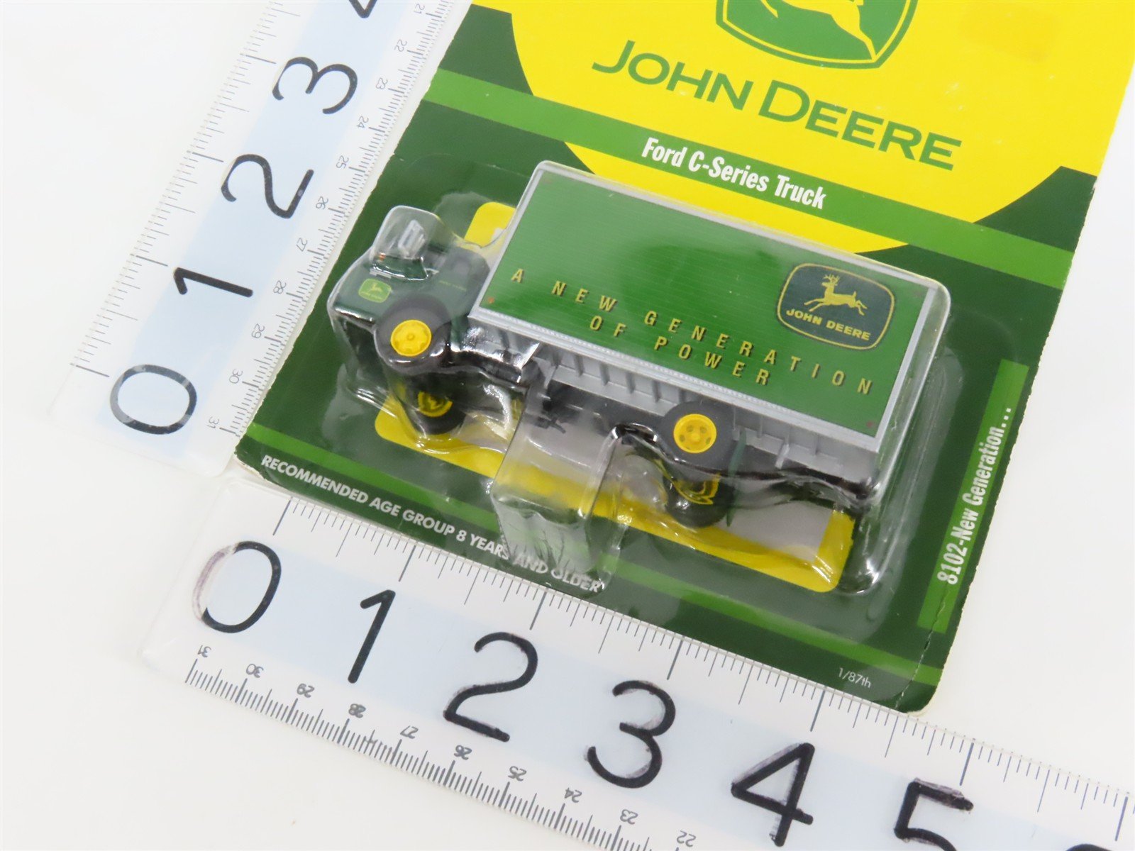 HO Scale Athearn 8102 John Deere Ford C-Series Truck 