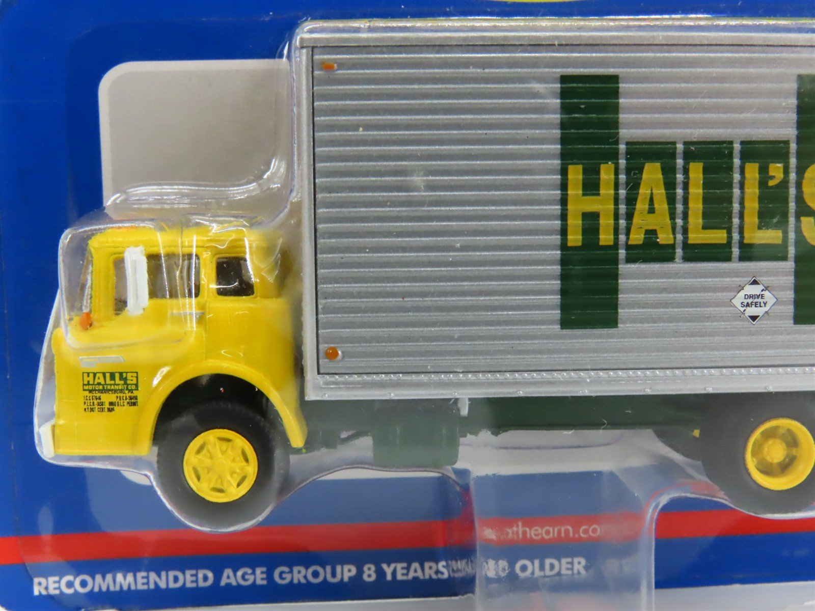 HO 1/87 Scale Athearn 2759 Hall's Ford C-Series Truck w/ Van Body - SEALED