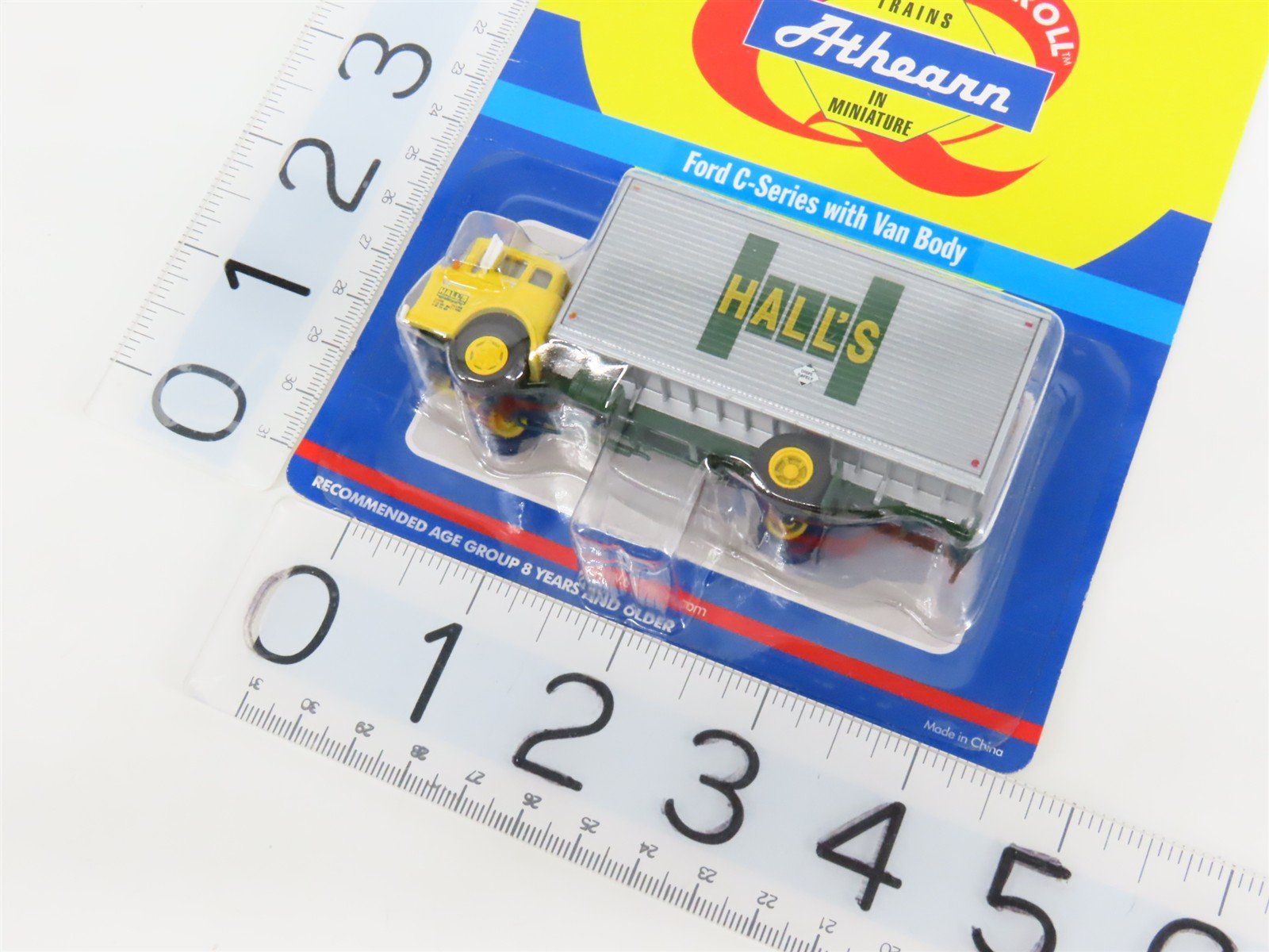 HO 1/87 Scale Athearn 2759 Hall's Ford C-Series Truck w/ Van Body - SEALED