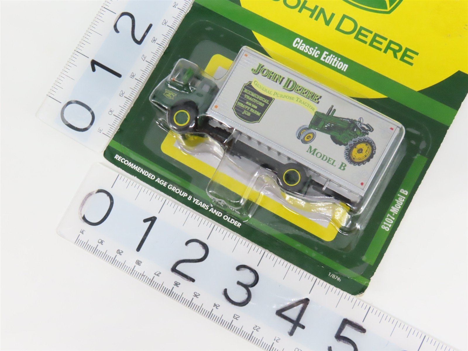 HO 1/87 Scale Athearn 8107 John Deere Ford C-Series Truck 