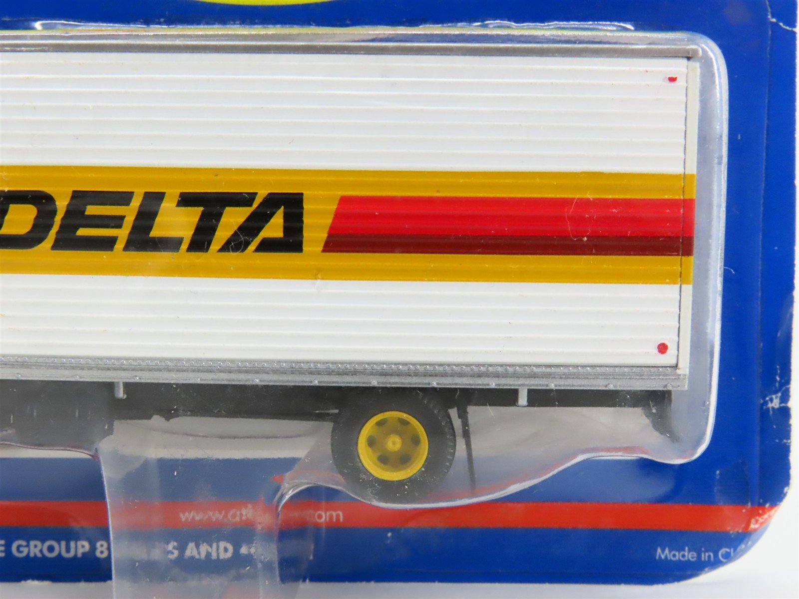 HO 1/87 Scale Athearn 2749 DELTA Ford C-Series Truck w/ Van Body