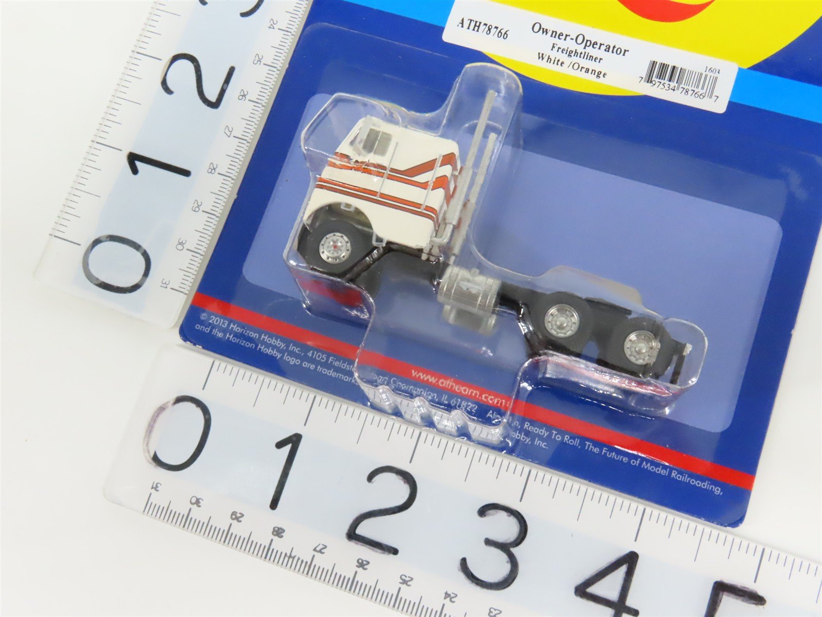 HO 1/87 Scale Athearn ATH78766 Owner-Operator White/Orange Freightliner - SEALED