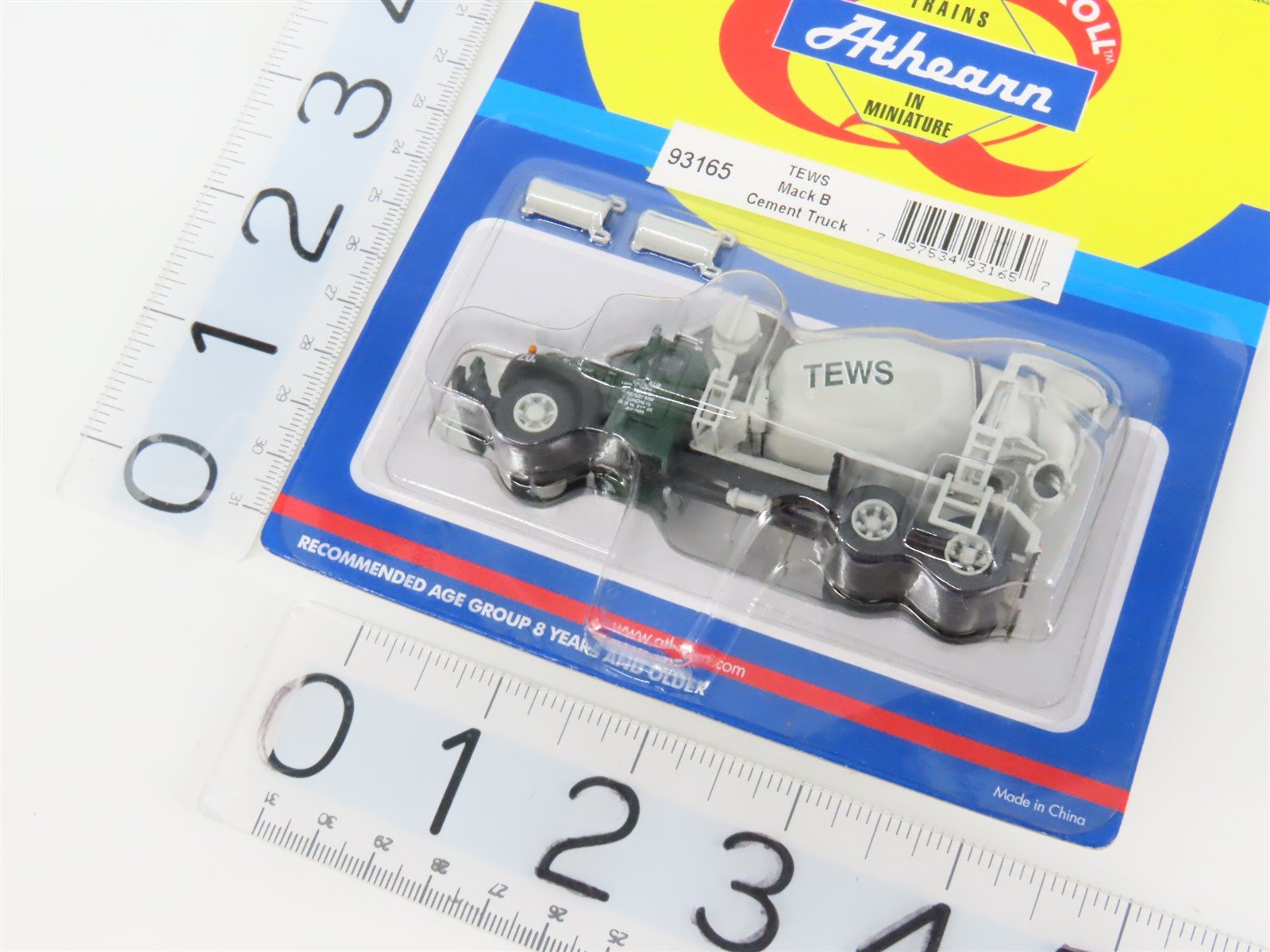 HO 1/87 Scale Athearn 93165 TEWS Mack B-Series Cement Truck - SEALED