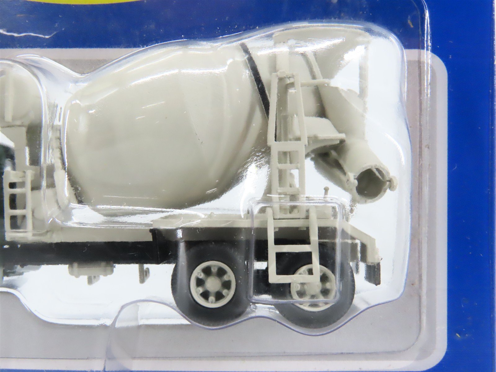 HO Athearn 93168 Unlettered Green/Black & Gray Mack B-Series Cement Truck SEALED