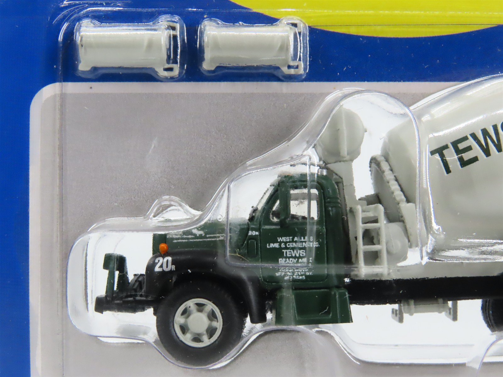 HO 1/87 Scale Athearn 93165 TEWS Mack B-Series Cement Truck - SEALED