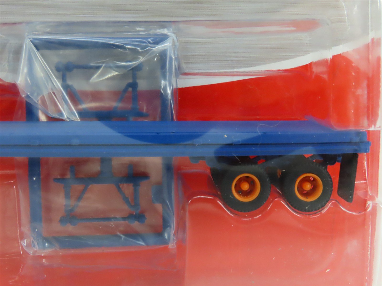 HO CMW Mini Metals 31122 Roadway IH R-190 Tractor w/32' Flatbed Trailer - SEALED
