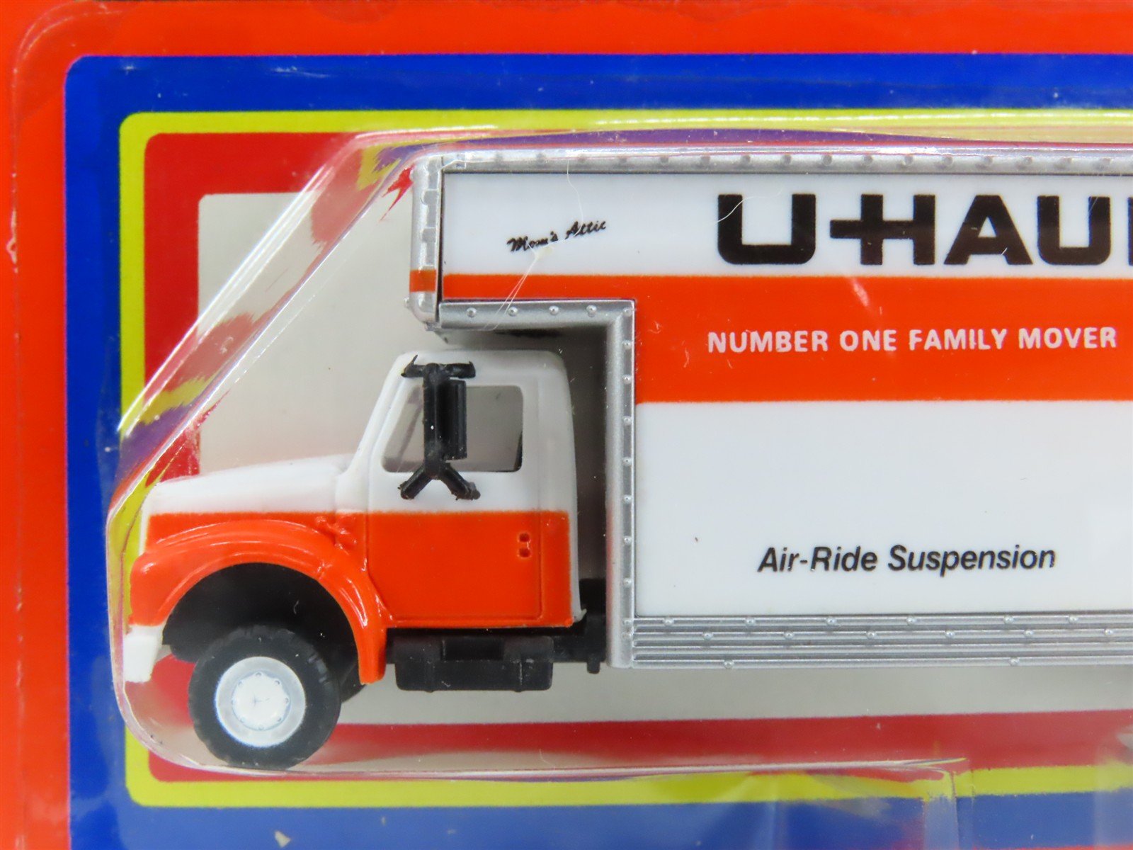 HO 1/87 Scale IHC 1-22 U-Haul Moving Truck 