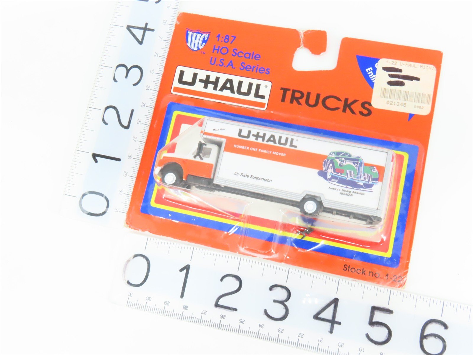 HO 1/87 Scale IHC 1-22 U-Haul Moving Truck 