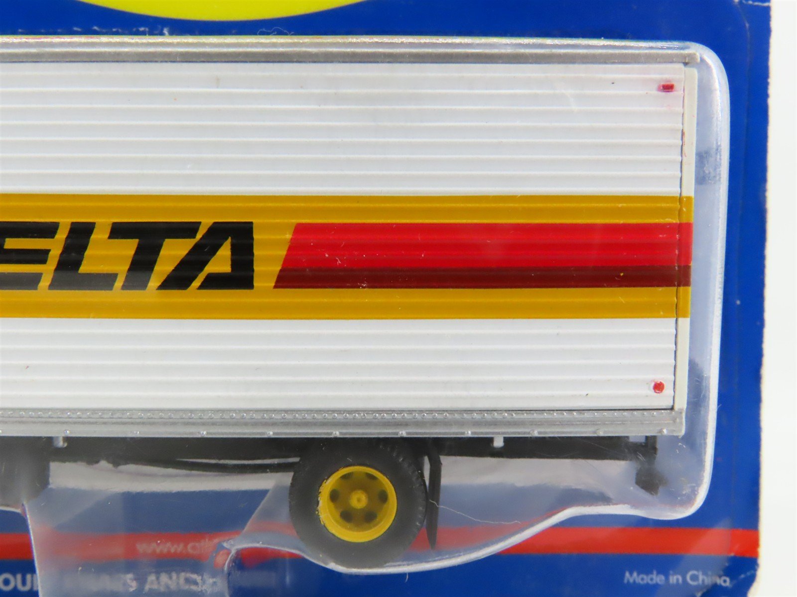 HO 1/87 Scale Athearn 2749 DELTA Ford C-Series Truck w/ Van Body - SEALED