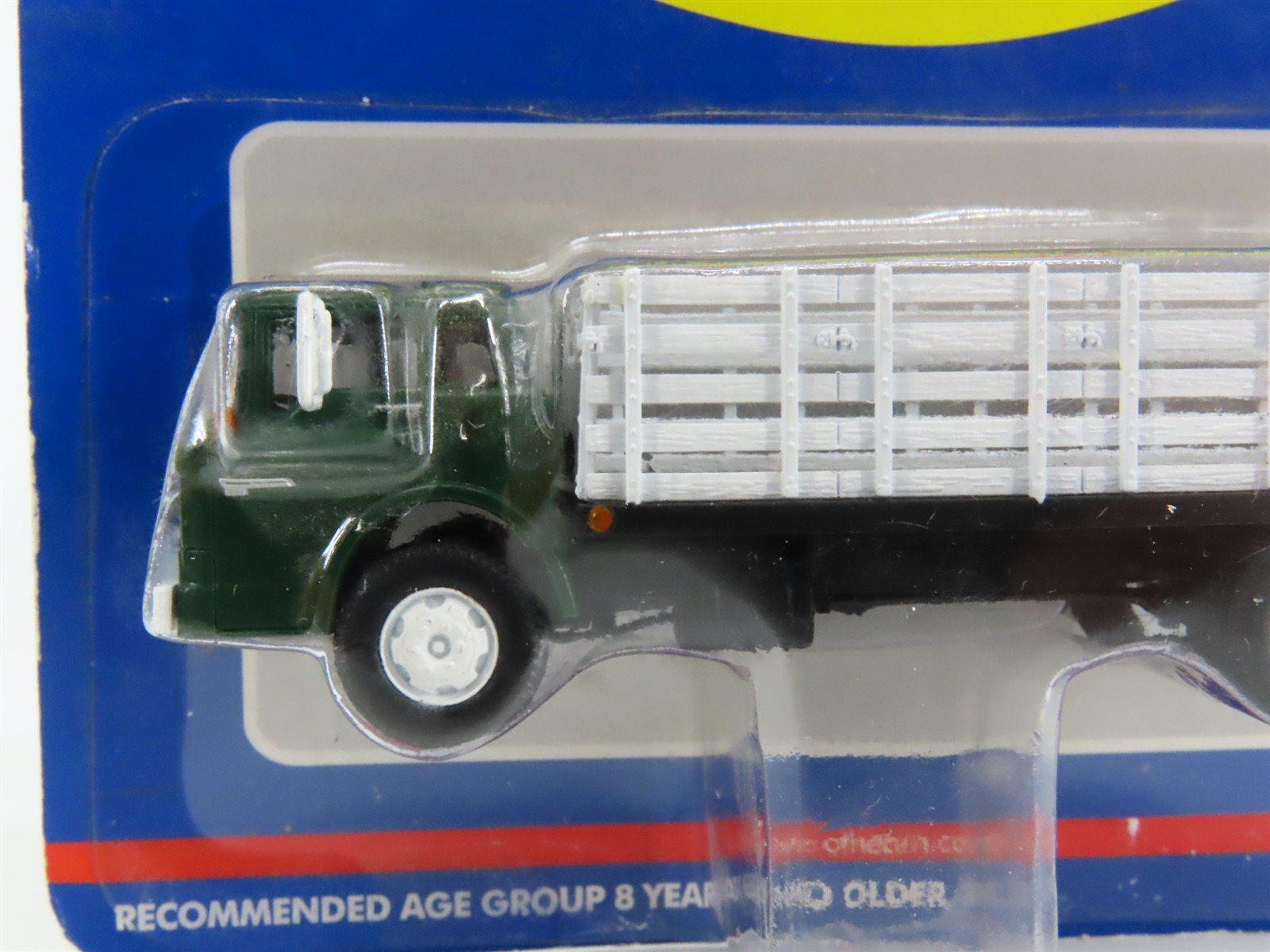 HO 1/87 Scale Athearn 02724 Green Ford C-Series Truck w/ Stake Body - SEALED