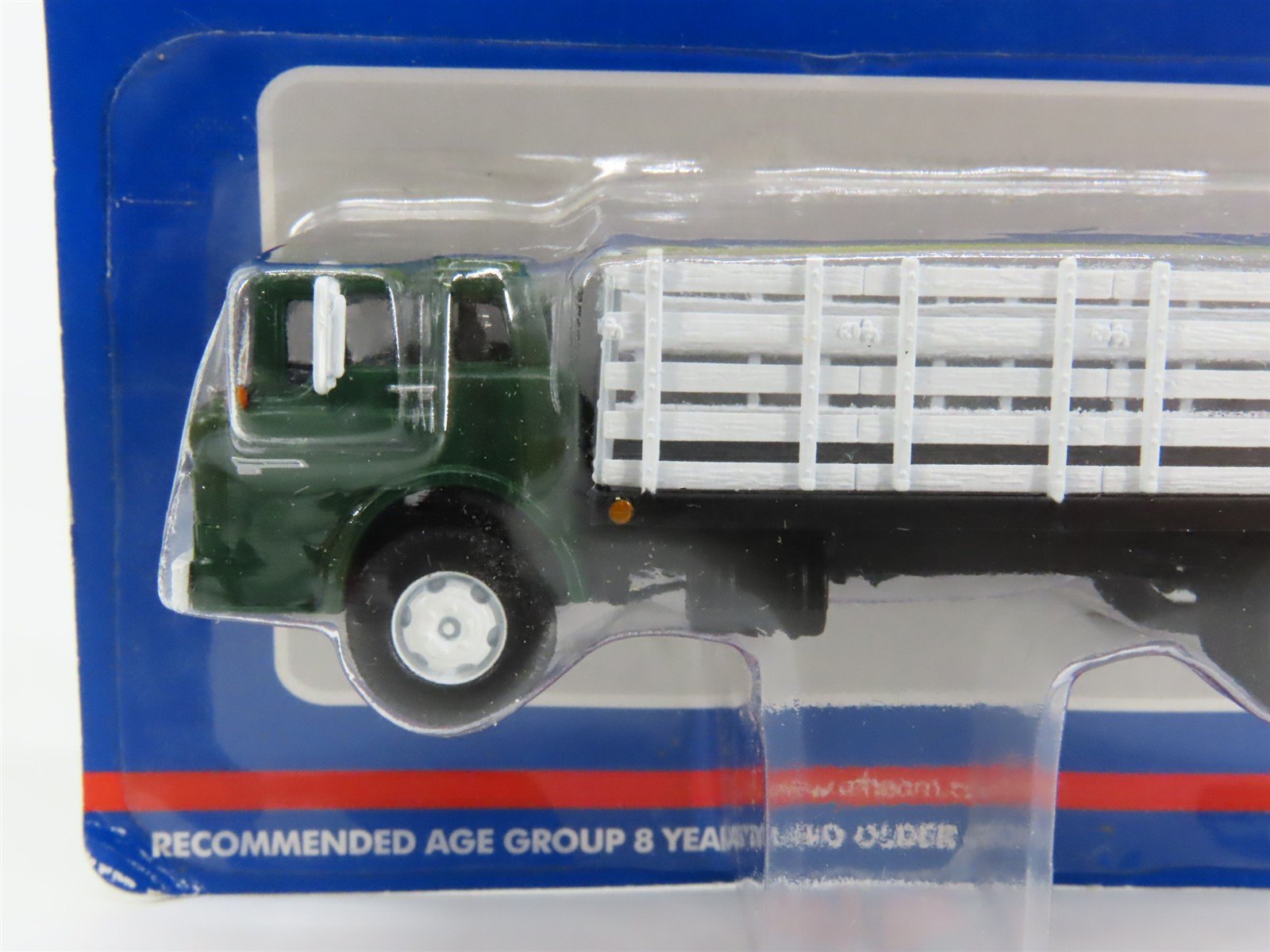 HO 1/87 Scale Athearn 02724 Green Ford C-Series Truck w/ Stake Body - SEALED