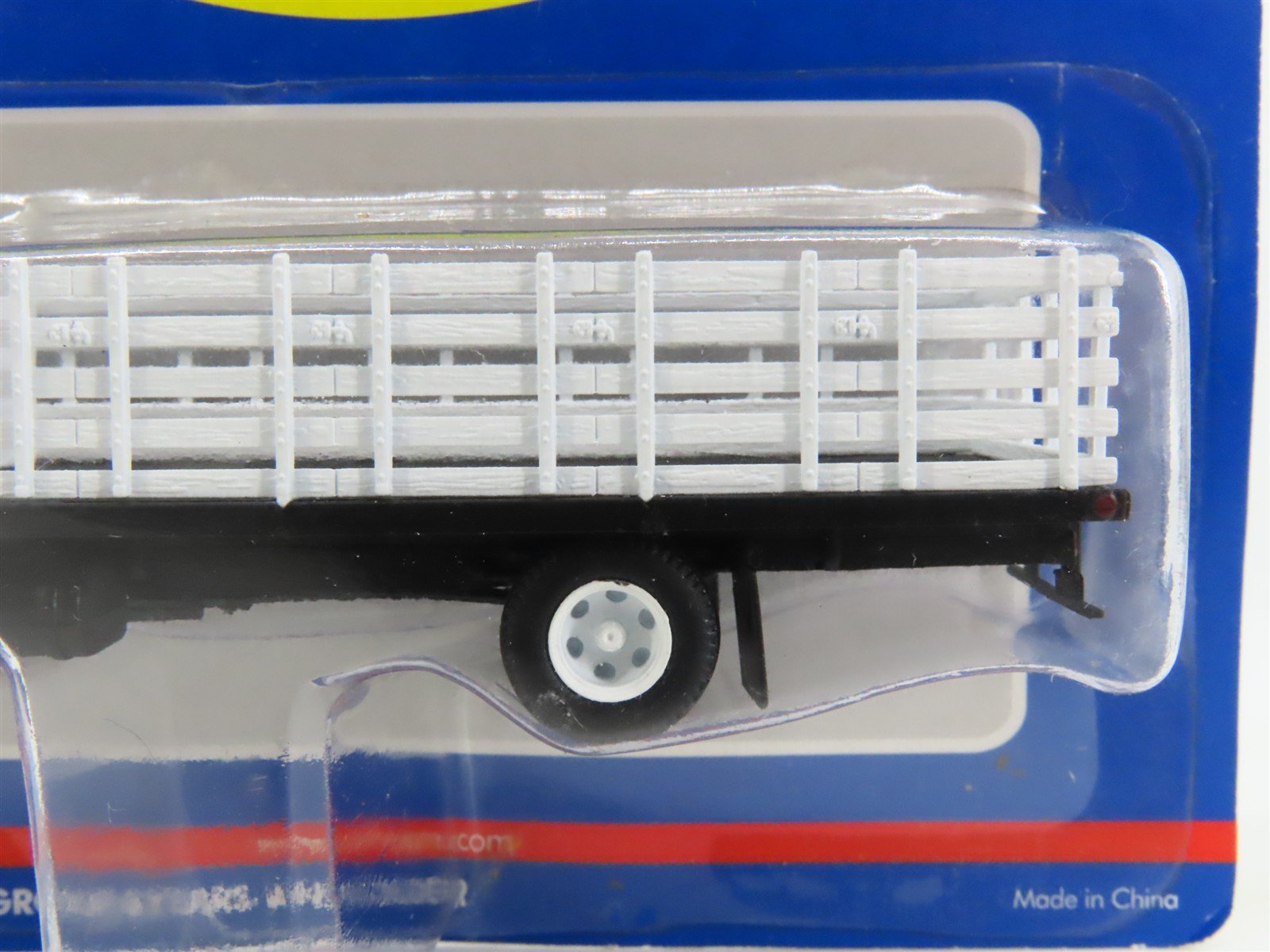 HO 1/87 Scale Athearn 02724 Green Ford C-Series Truck w/ Stake Body - SEALED