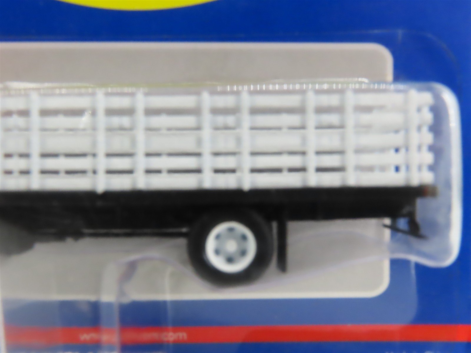 HO 1/87 Scale Athearn 02726 Orange Ford C-Series Truck w/ Stake Body - SEALED