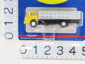 HO 1/87 Scale Athearn 02727 Yellow Ford C-Series Truck w/ Stake Body