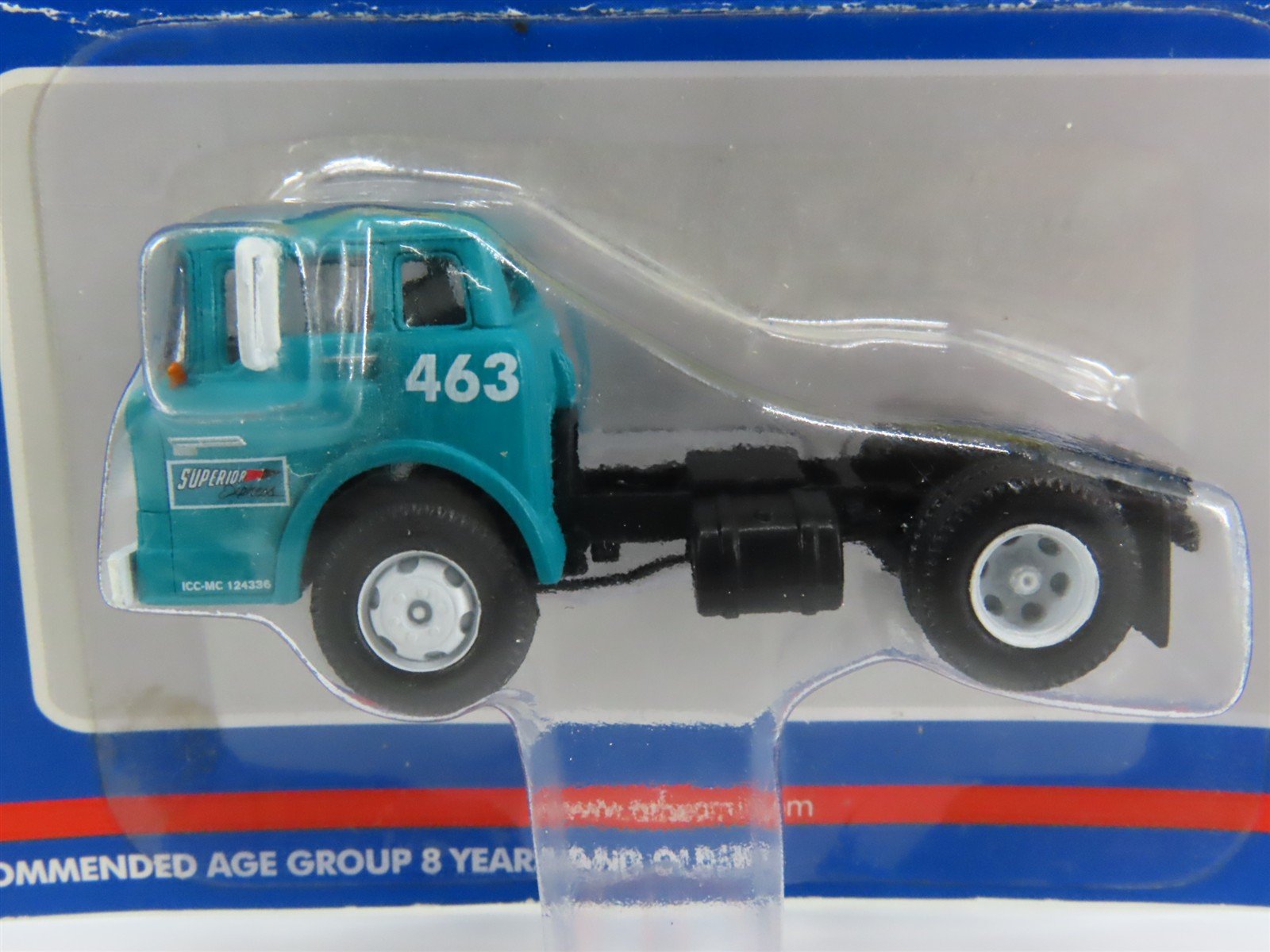 HO 1/87 Scale Athearn 02711 Superior Express Ford C-Series Tractor