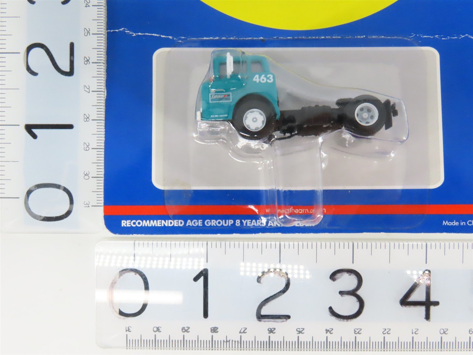 HO 1/87 Scale Athearn 02711 Superior Express Ford C-Series Tractor