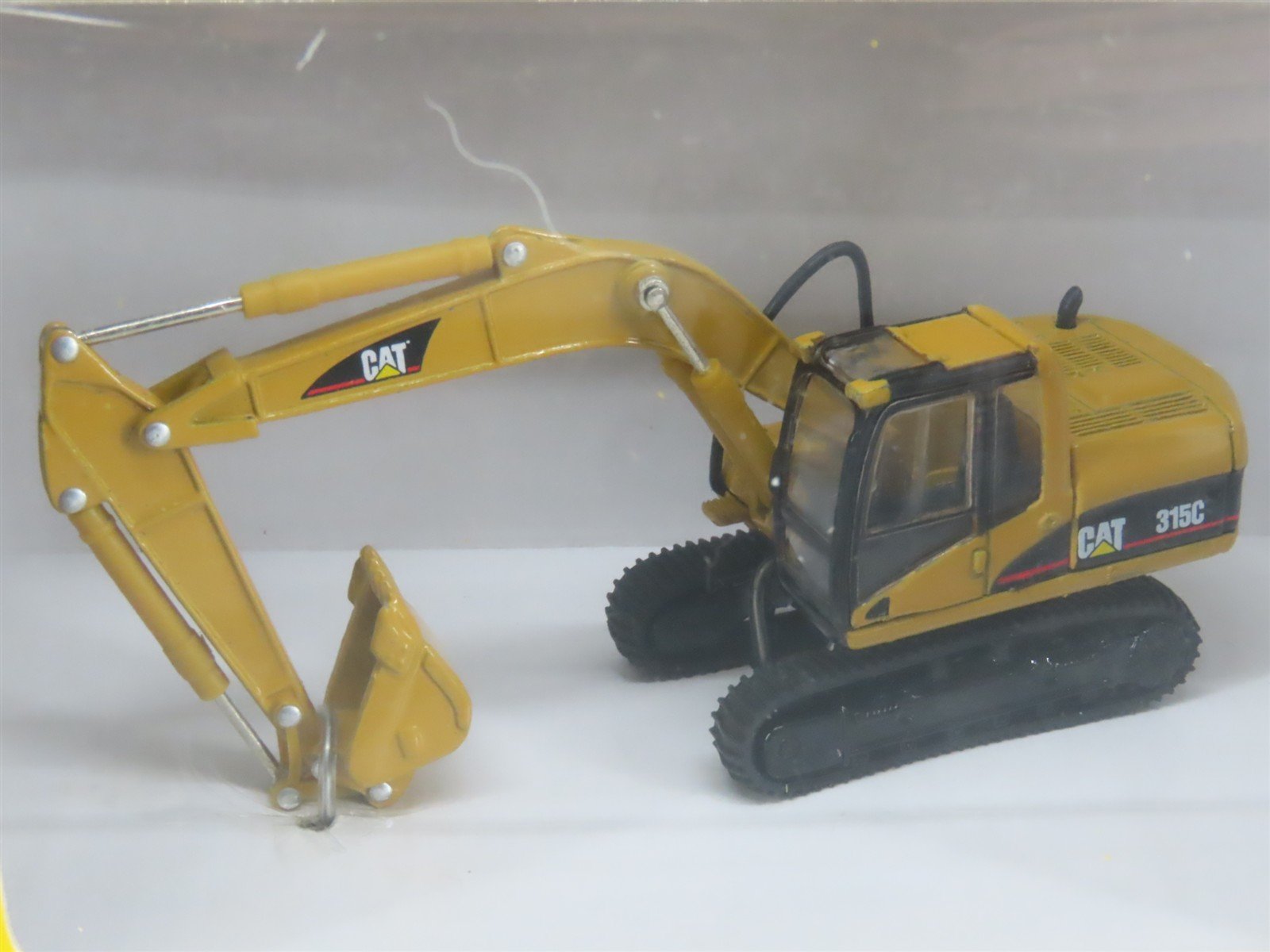HO 1/87 Scale Norscot Die-Cast 55107 CAT 315C Hydraulic Excavator