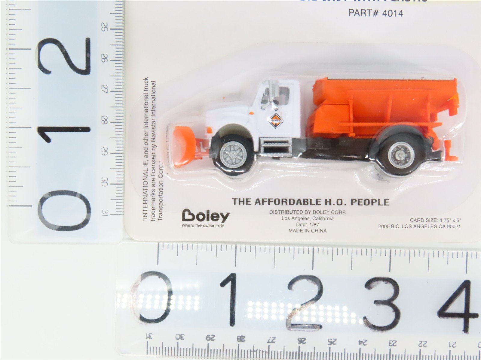 HO 1/87 Scale Boley 4104 International Snow Plow Truck - SEALED