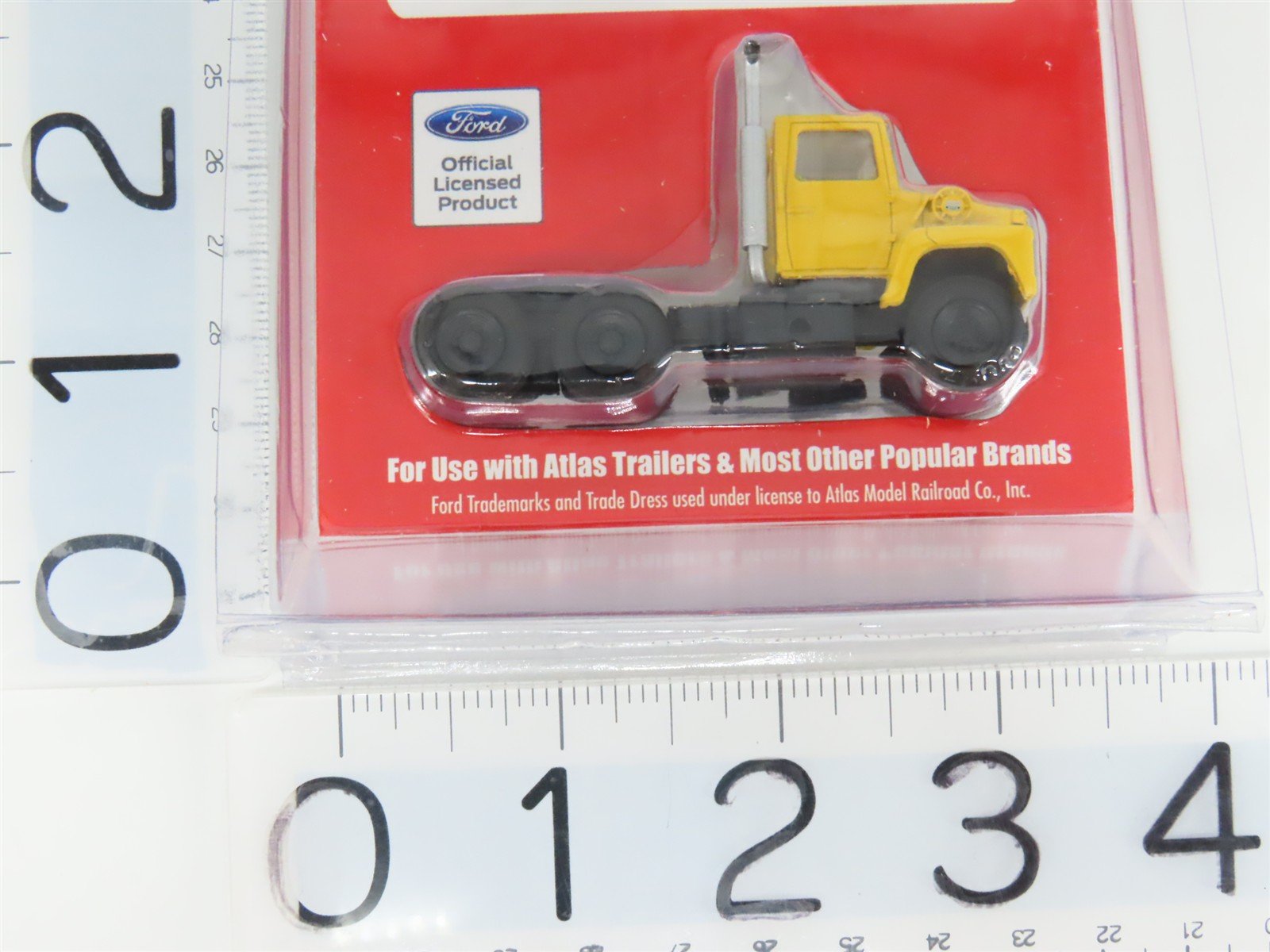 HO 1/87 Scale Atlas #1228 Yellow Ford LNT 9000 Tractor Cab