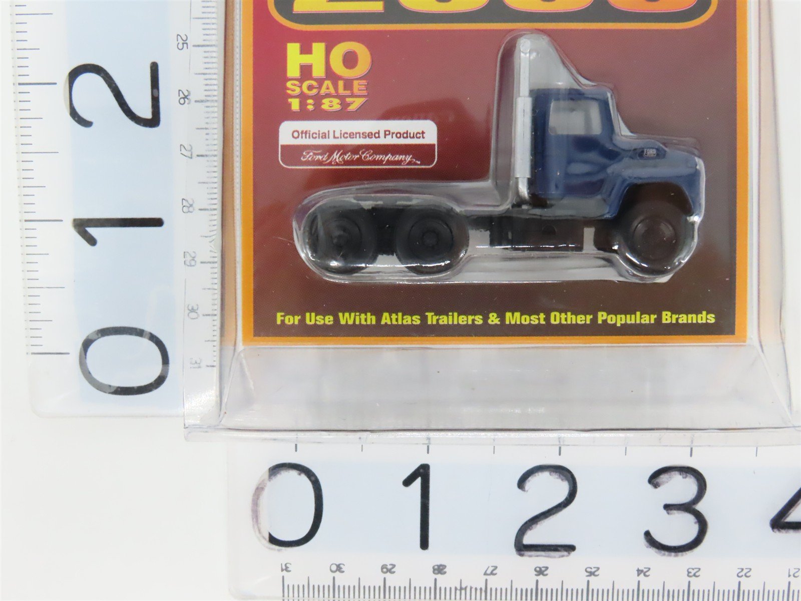 HO 1/87 Scale Atlas Motoring 2000 #1222 Dark Blue Ford LNT 9000 Tractor Cab