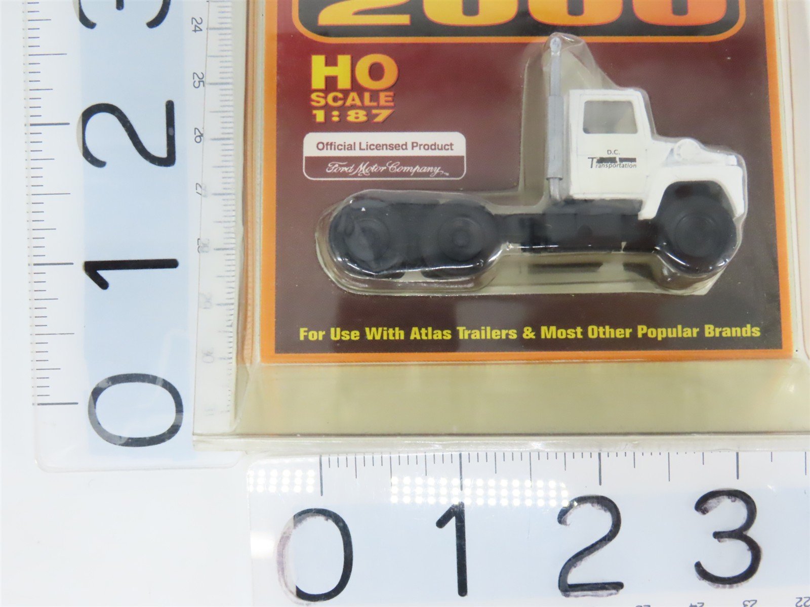 HO Atlas Motoring 2000 #30000001 DC Transportation Ford LNT 9000 Tractor Cab