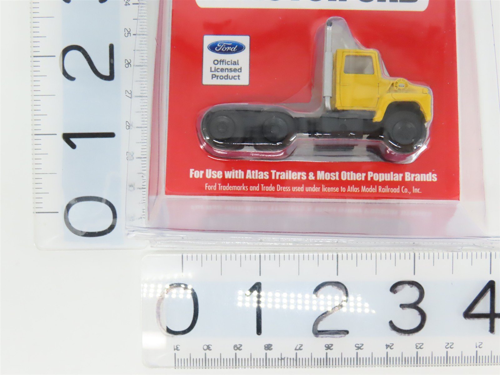 HO 1/87 Scale Atlas #1228 Yellow Ford LNT 9000 Tractor Cab