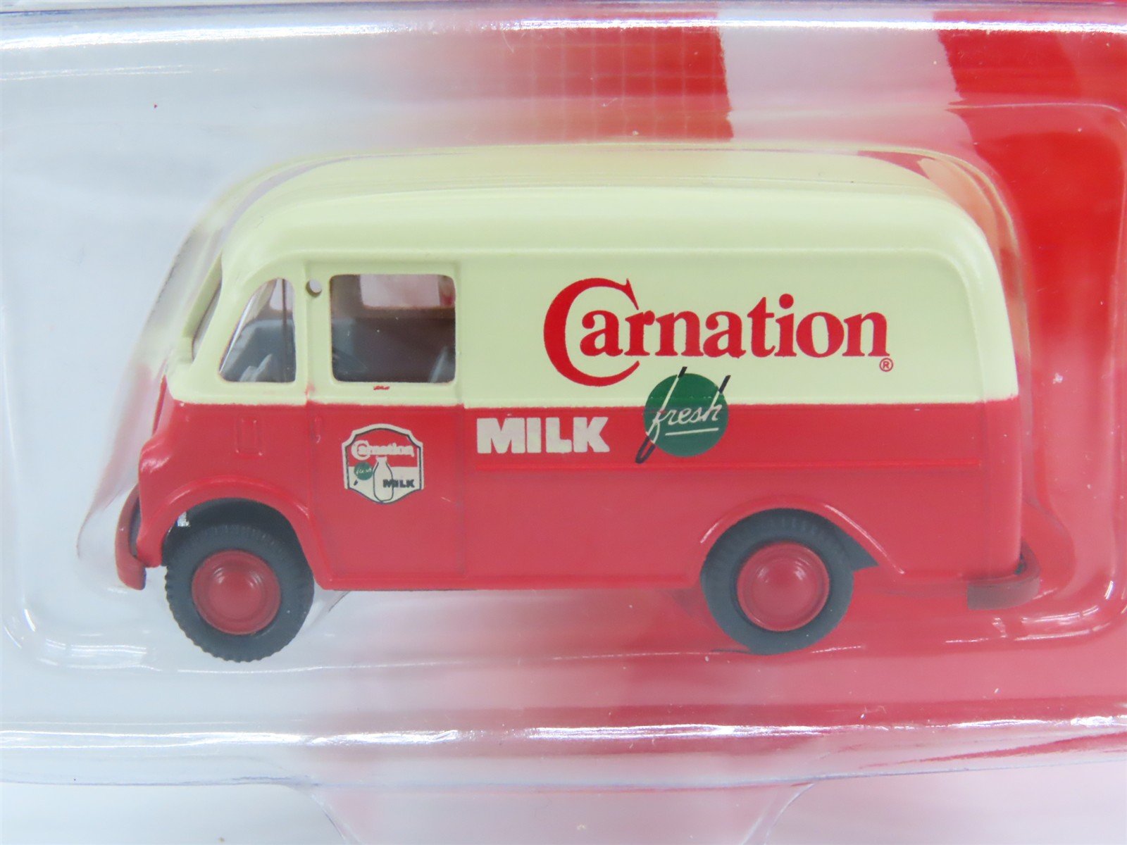 HO 1/87 Scale CMW Mini Metals 30388 Carnation Milk International Metro Van