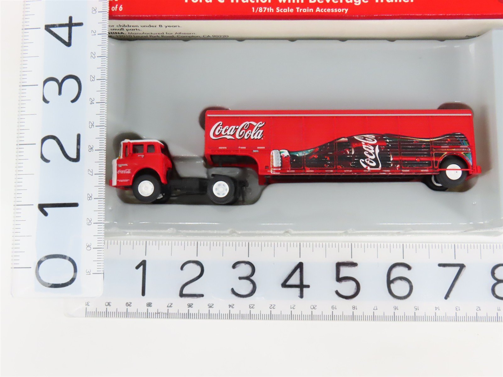 HO 1/87 Scale Athearn 8233 Coca-Cola Ford C-Series Truck w/ Beverage Trailer