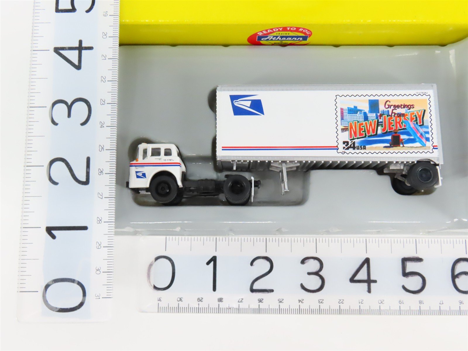 HO Scale Athearn 93430 USPS 