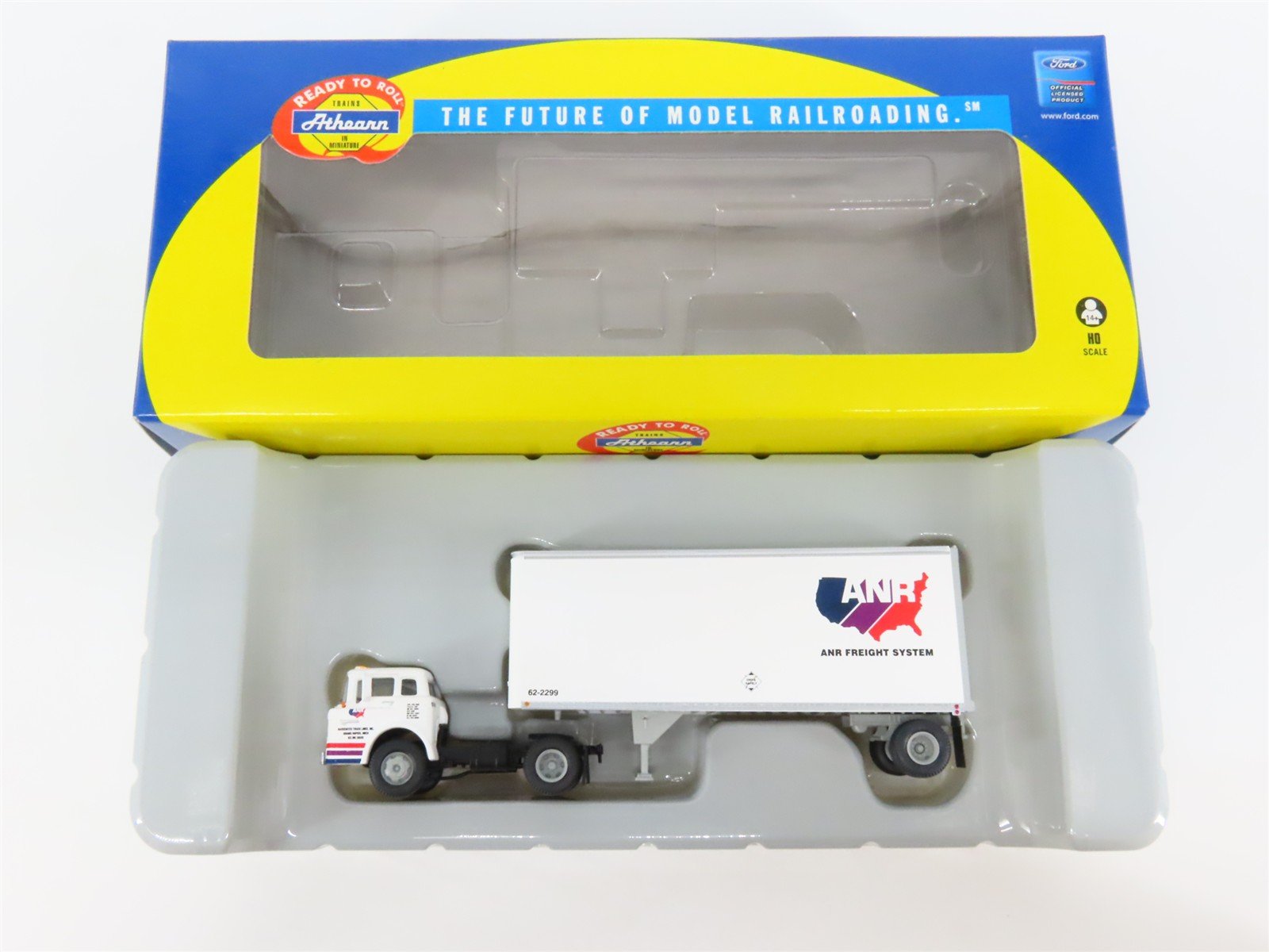 HO 1/87 Scale Athearn 90984 ANR Ford C-Series Semi-Truck w/ 28' Wedge Trailer