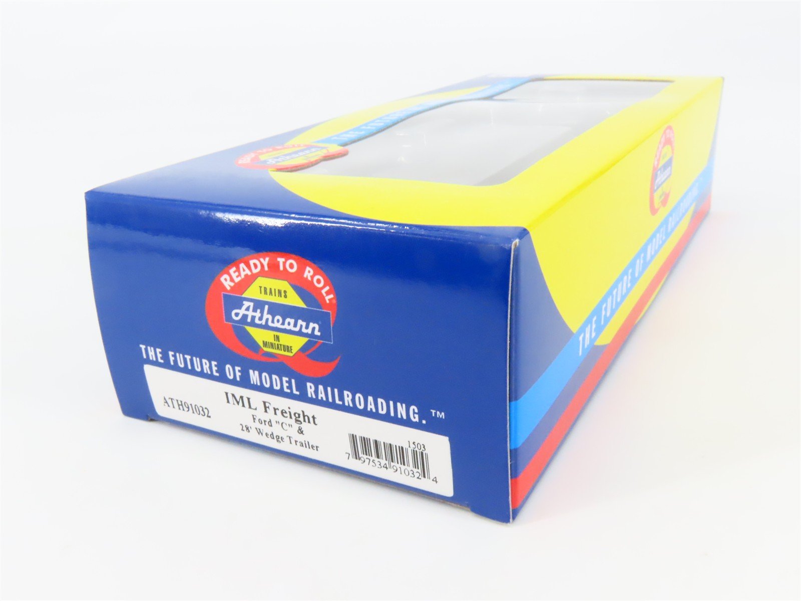 HO 1/87 Scale Athearn ATH91032 IML Ford C-Series Semi-Truck w/ 28' Wedge Trailer