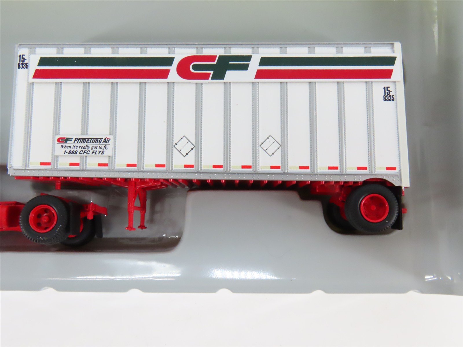 HO Athearn 91001 Consolidated Freightways Ford C-Series w/ 28' Wedge Trailer