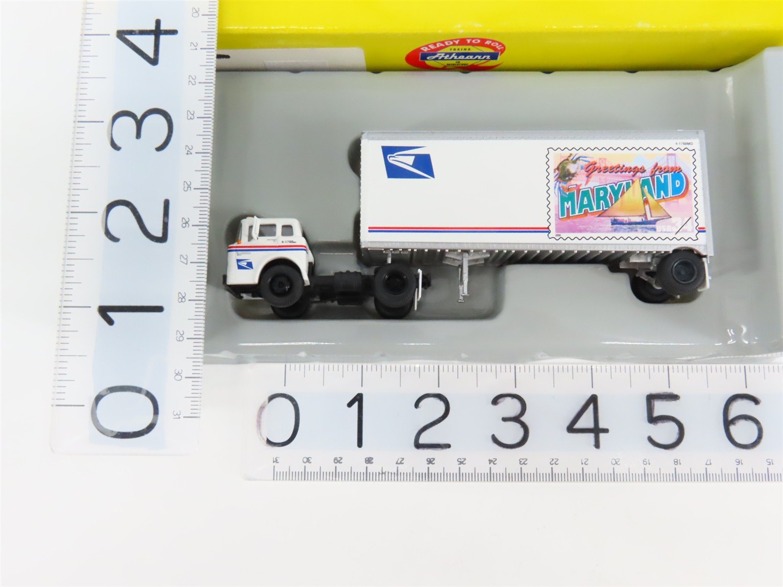 HO Scale Athearn 93420 USPS 