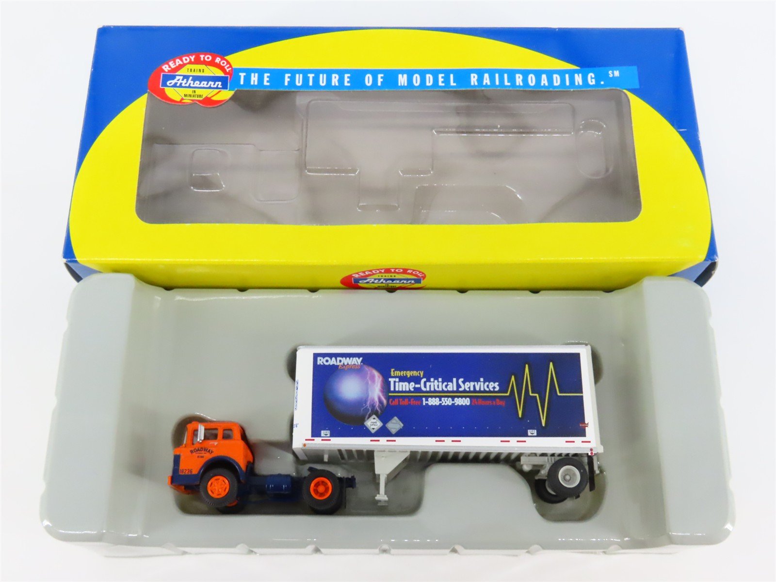 HO 1/87 Scale Athearn 91036 Roadway Ford C-Series Semi-Truck w/28' Wedge Trailer