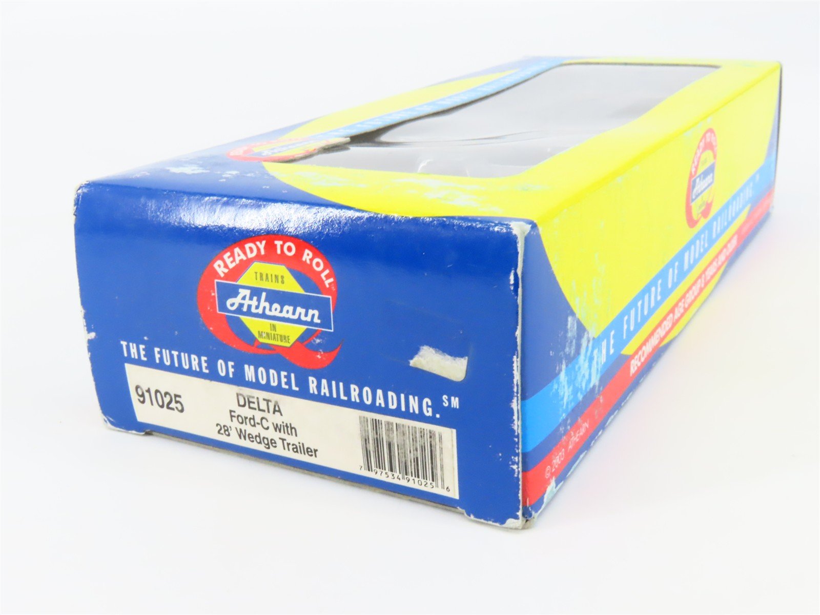 HO 1/87 Scale Athearn 91025 DELTA Ford C-Series Semi-Truck w/ 28' Wedge Trailer