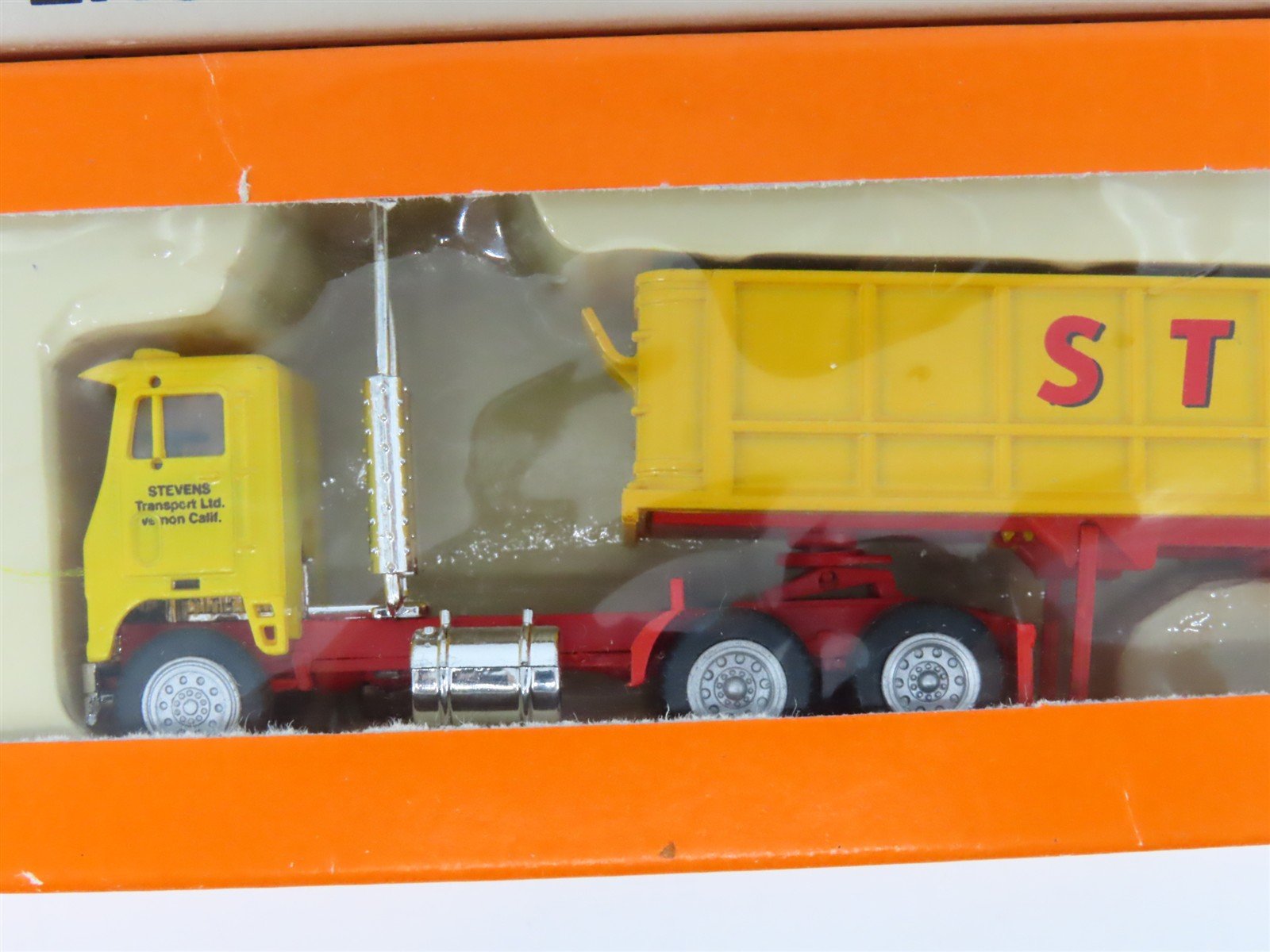 LOT of 2 HO 1/87 Scale Con-Cor Stevens & MKS Semi-Trucks w/ Long Dump Trailers