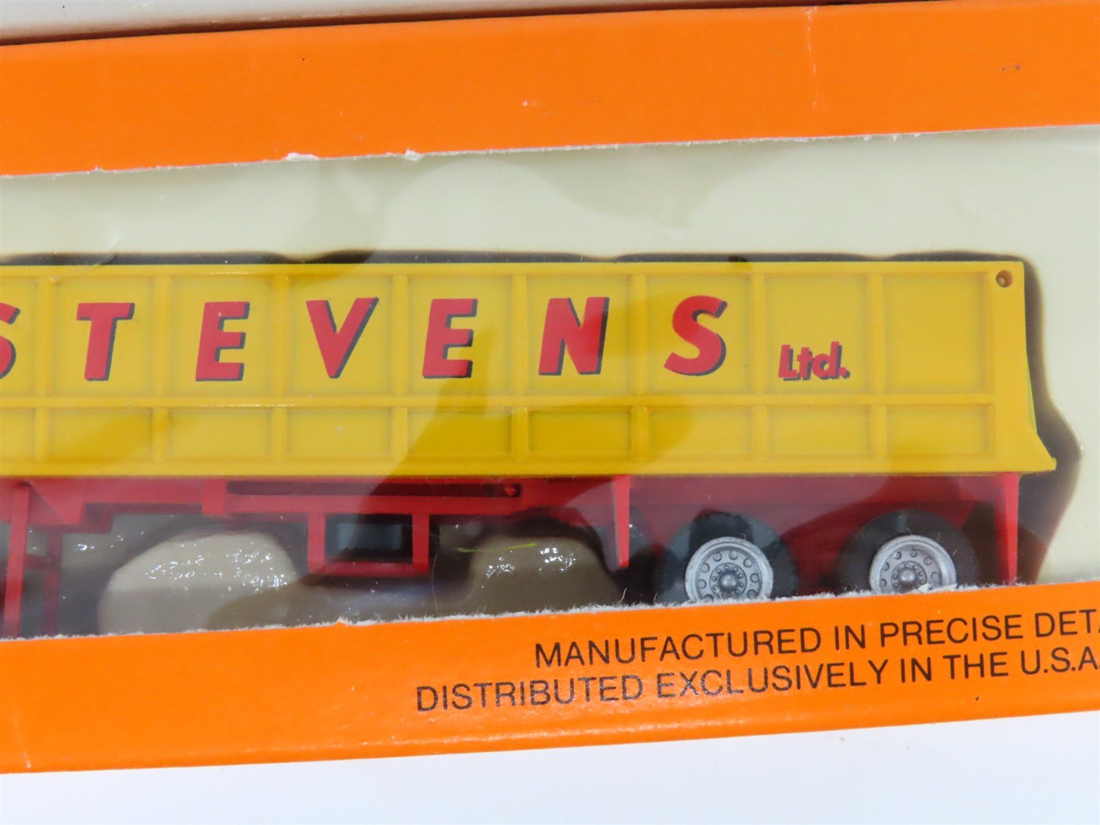 LOT of 2 HO 1/87 Scale Con-Cor Stevens & MKS Semi-Trucks w/ Long Dump Trailers