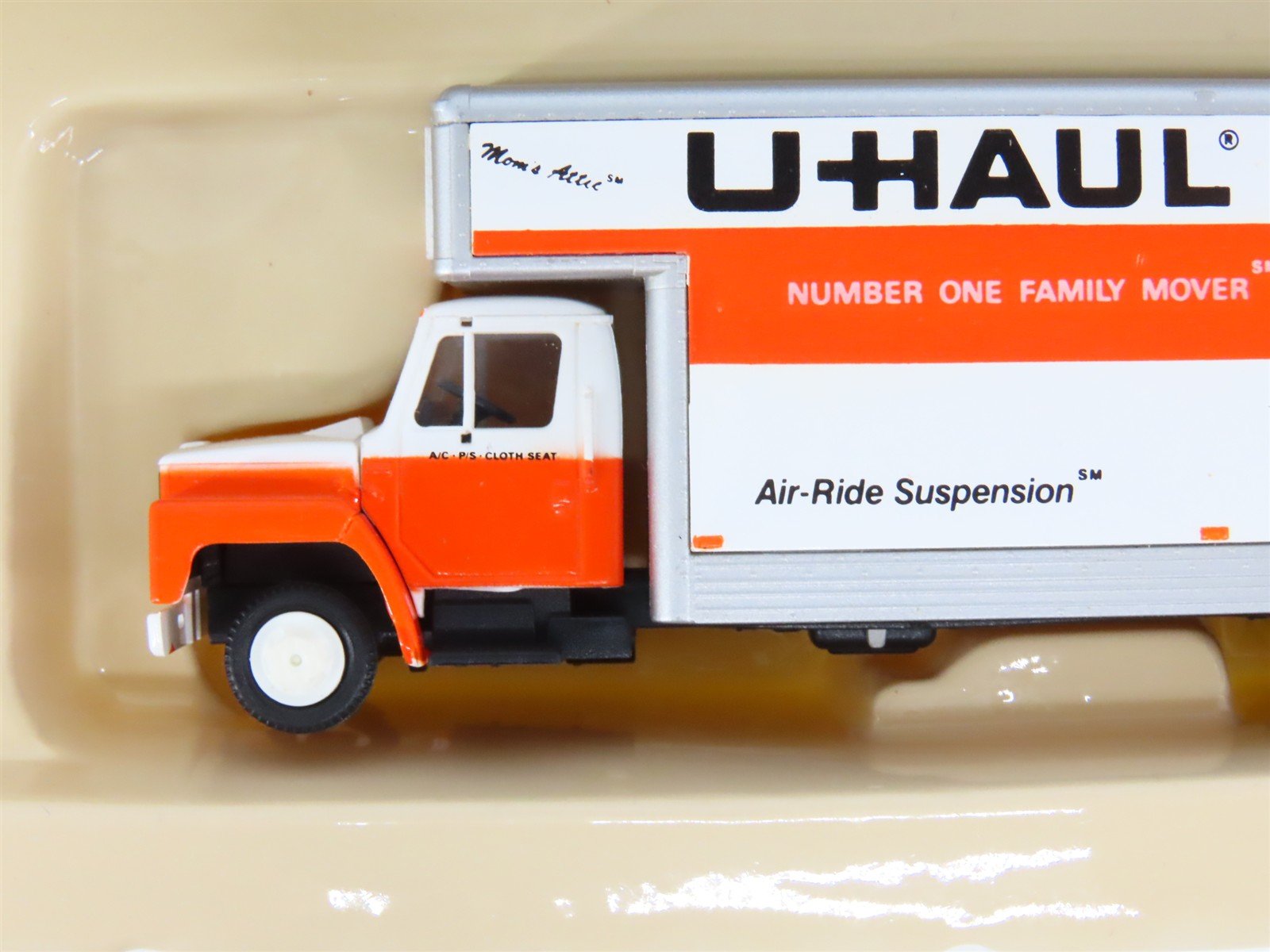 HO 1/87 Scale Con-Cor 0004-007005 U-HAUL Supermover Moving Truck 