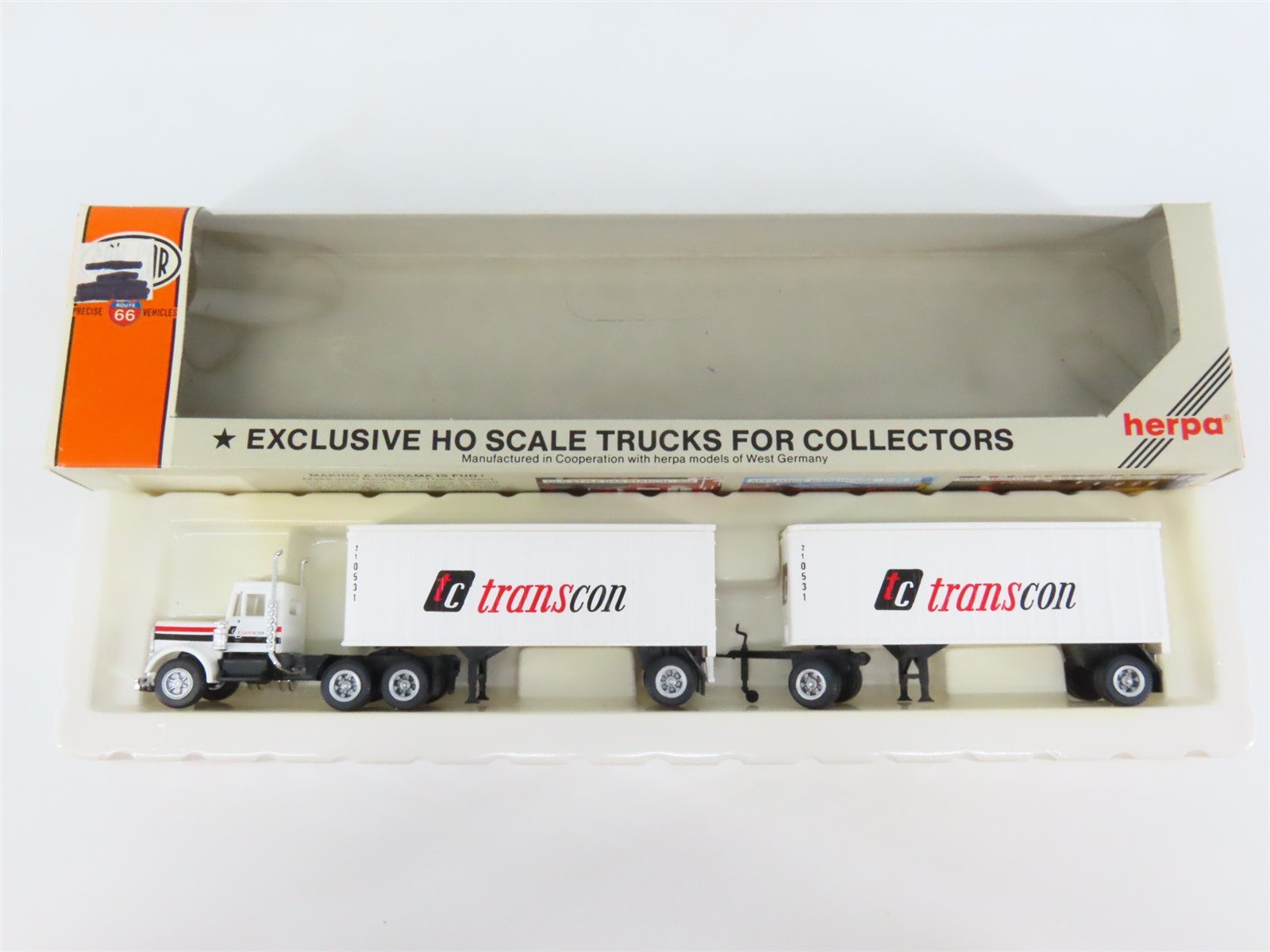 HO 1/87 Scale Con-Cor 0004-001029 Transcon Semi-Truck w/ Twin 27' Trailers