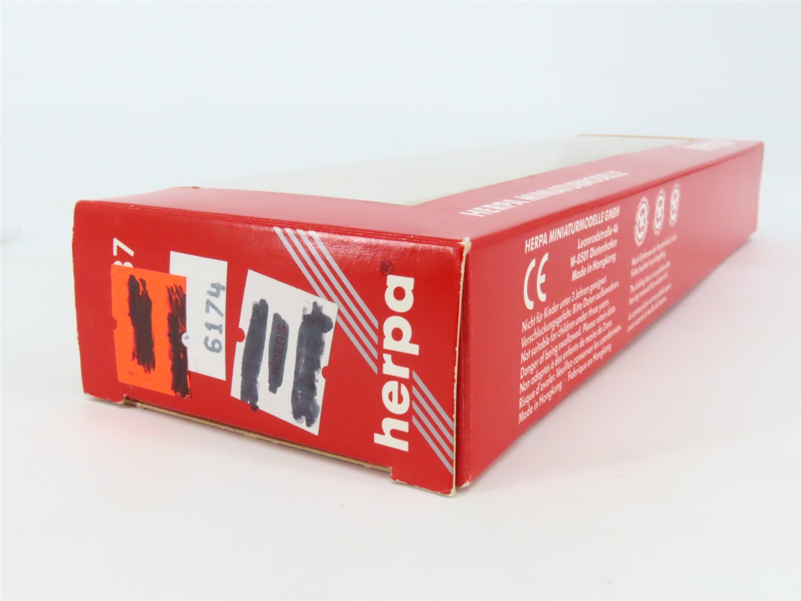 HO 1/87 Scale Herpa 6174 Red Semi-Truck w/ Yellow Step Deck Trailer