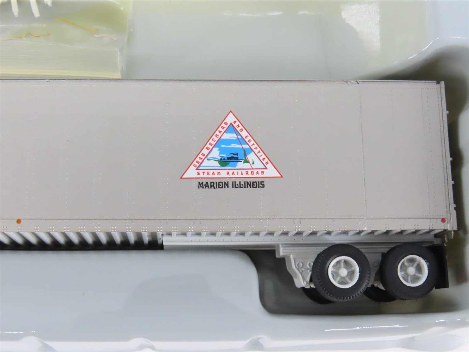 HO Scale Athearn 73355 COER Crab Orchard & Egyptian 45' Z-Van Trailers 2-Pack