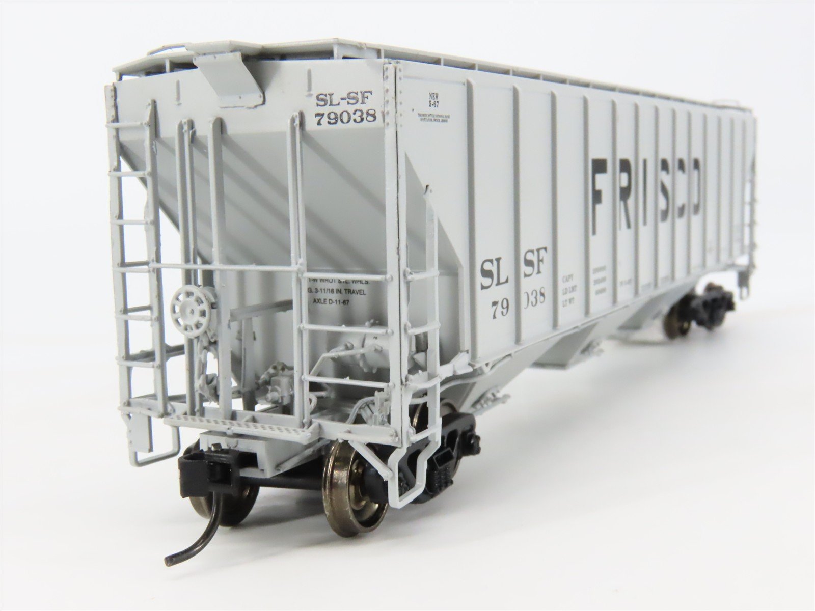 HO Scale Proto 2000 SLSF Frisco 3-Bay PS-2CD Covered Hopper #79038